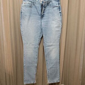 Good American Light Wash Skinny Jeans